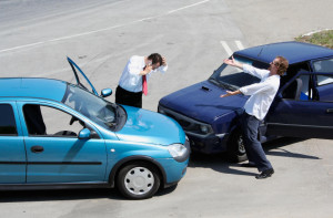 Traffic accident and to drivers fighting